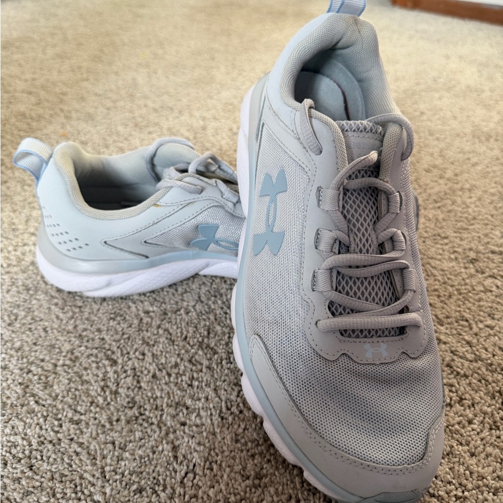 Under Armour Light Gray Sneakers